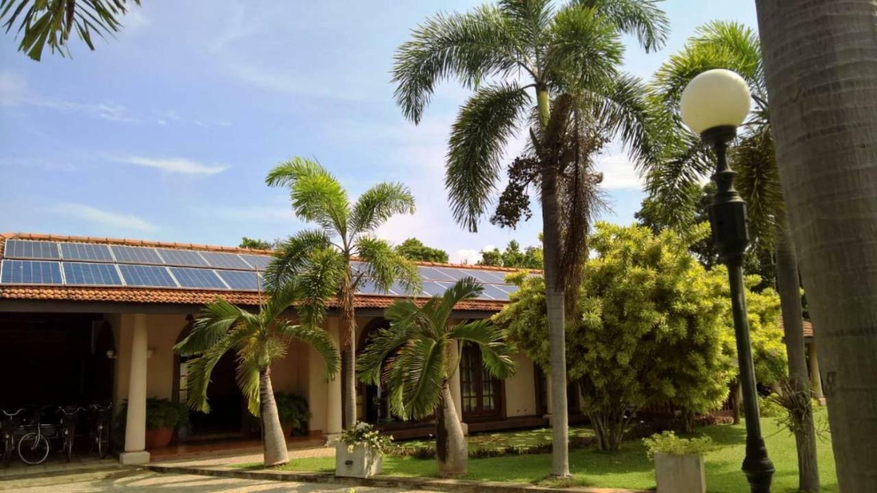 Tropical Villas Негомбо Екстериор снимка